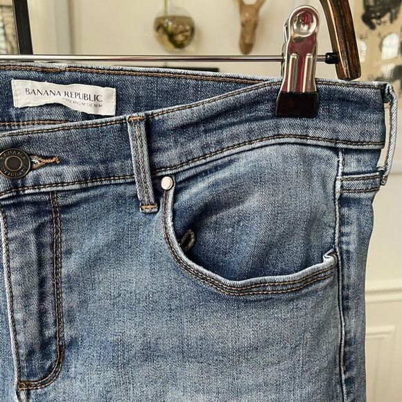 Banana Republic Straight Leg Jeans Lightly Distressed 30 Long - Picture 2 of 7